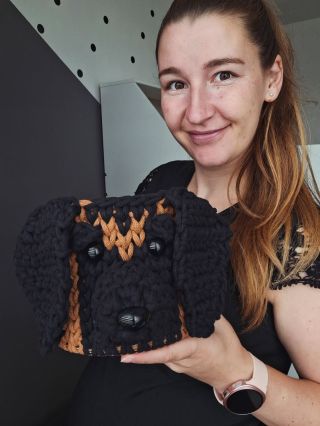 Háčkovaný košík-bavorský barvář 🐶 Poslední pejsek, kterého jsem vám slibovala uháčkovat na vaše přání. Pokud máš další typ...